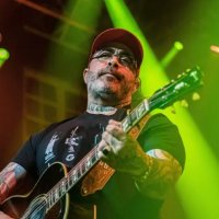 Aaron Lewis